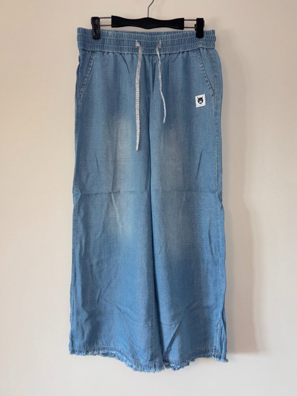 Denim like Culotte Cropped Wide Leg Pants Size medium Lightweight